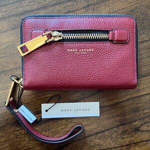 Marc Jacobs Leather Gotham Zip Wristlet Wallet